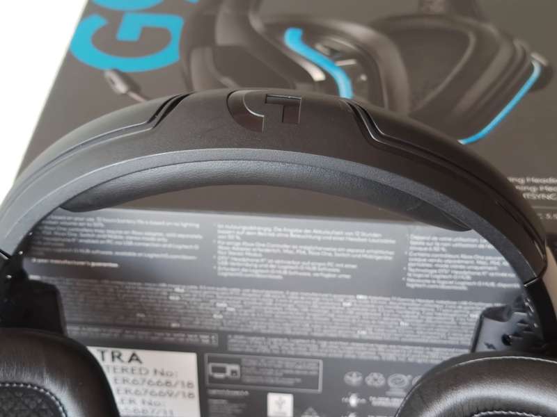 Logitech G935 - Wireless Gaming Headset (PS5/PS4/PC/Nintendo Switch)