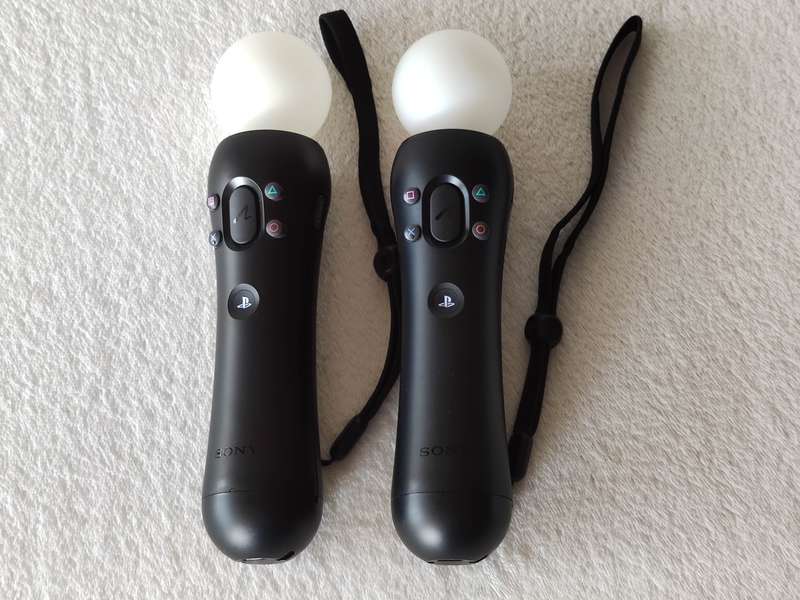 PSVR Headset + Playstation Move Controllers + Games