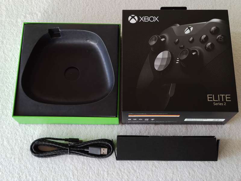 Xbox Elite Series 2 Wireless Controller - Xbox One / Windows