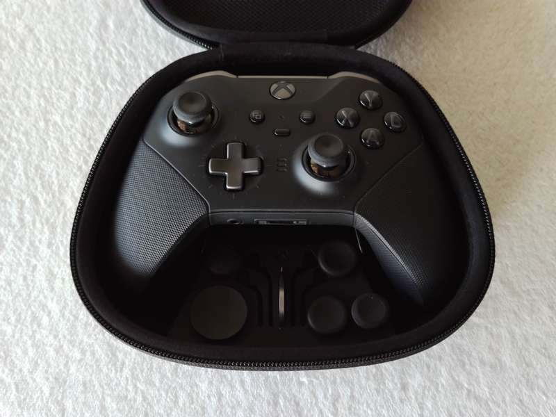 Xbox Elite Series 2 Wireless Controller - Xbox One / Windows