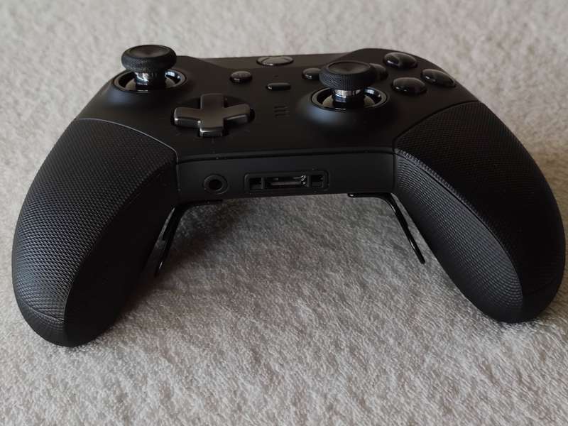 Xbox Elite Series 2 Wireless Controller - Xbox One / Windows