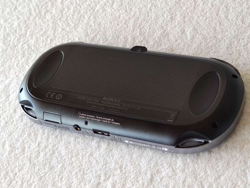 Playstation Vita Console + 9 Games + 8GB Memory Card (Model 1004 - Wifi Only)
