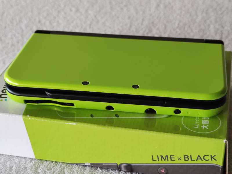 `New` Nintendo 3DS XL Console