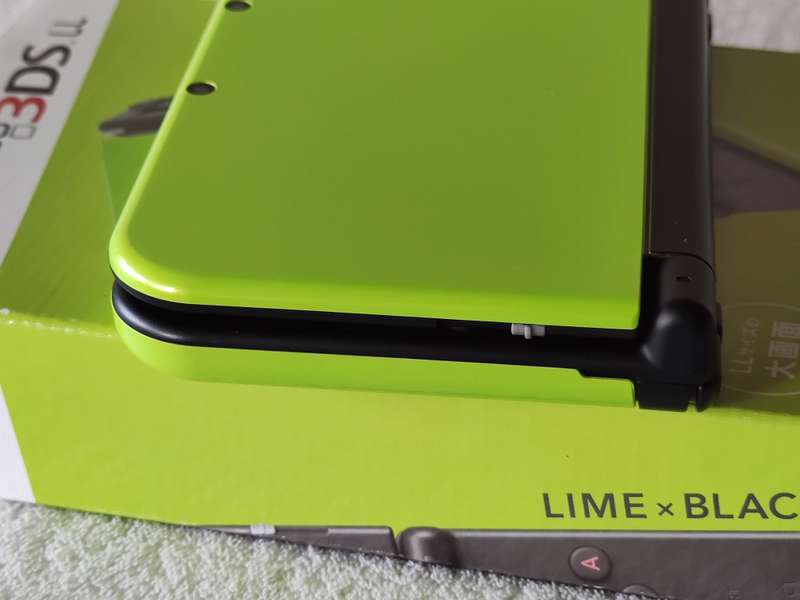 `New` Nintendo 3DS XL Console