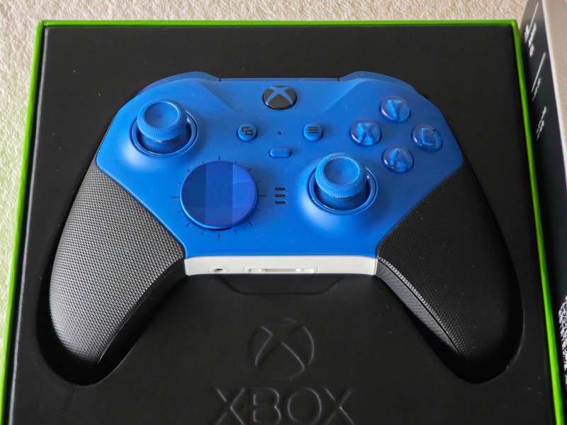 Xbox Elite Series 2 Core Wireless Controller - Xbox One / Windows