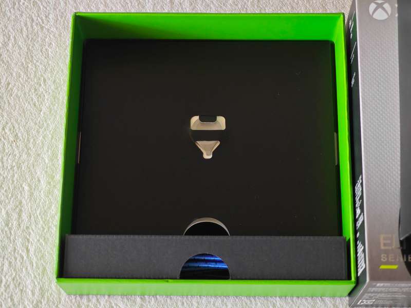 Xbox Elite Series 2 Core Wireless Controller - Xbox One / Windows