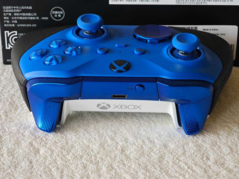 Xbox Elite Series 2 Core Wireless Controller - Xbox One / Windows