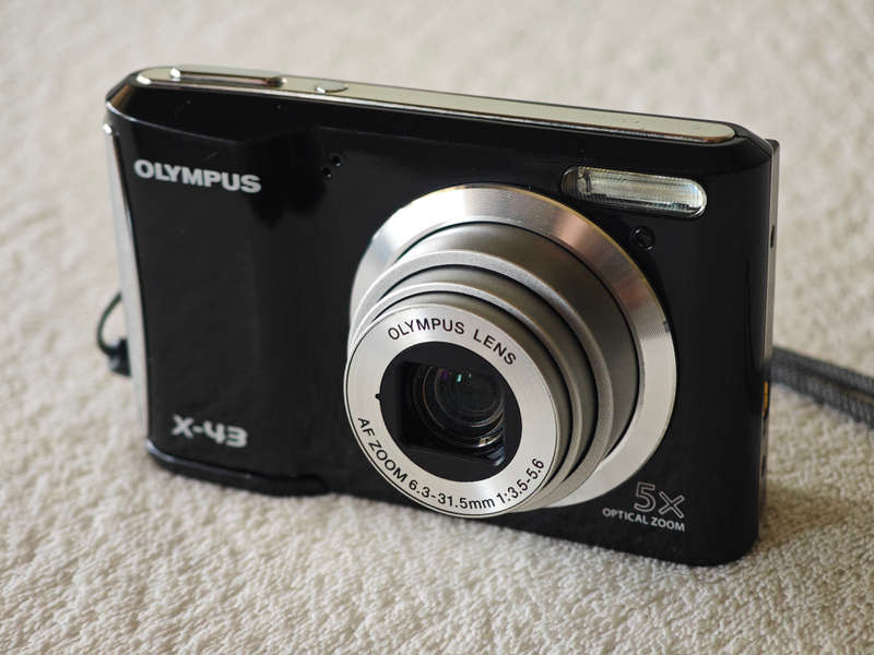 Olympus X43 14MP / 5x Optical Zoom - Compact Digital Camera