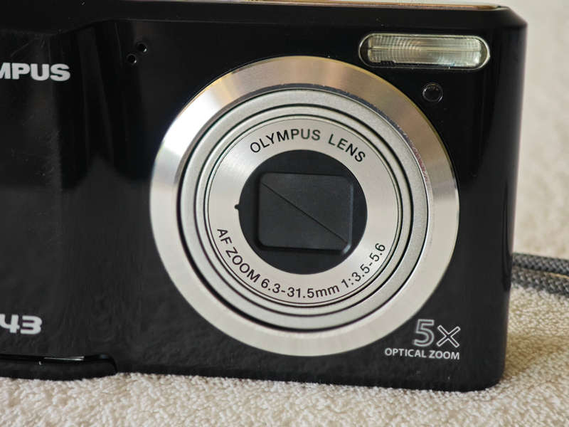 Olympus X43 14MP / 5x Optical Zoom - Compact Digital Camera