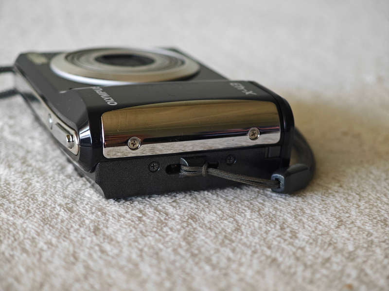 Olympus X43 14MP / 5x Optical Zoom - Compact Digital Camera