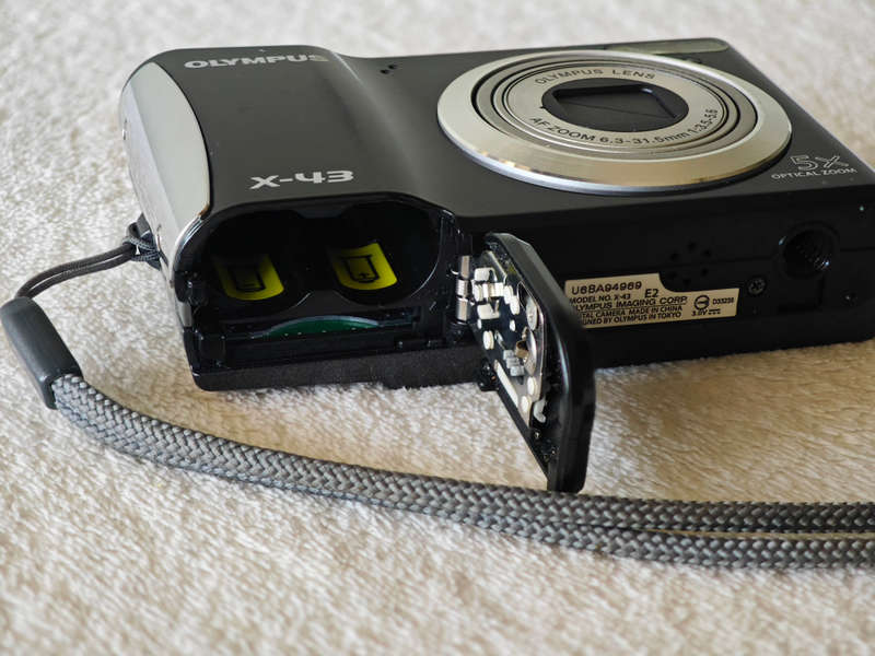 Olympus X43 14MP / 5x Optical Zoom - Compact Digital Camera