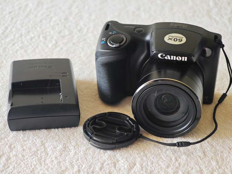 Canon PowerShot SX400 IS - 16MP / 30x Zoom -  Mini-Bridge Camera