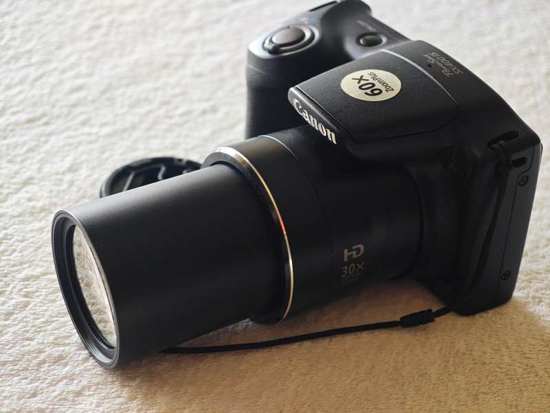 Canon PowerShot SX400 IS - 16MP / 30x Zoom -  Mini-Bridge Camera