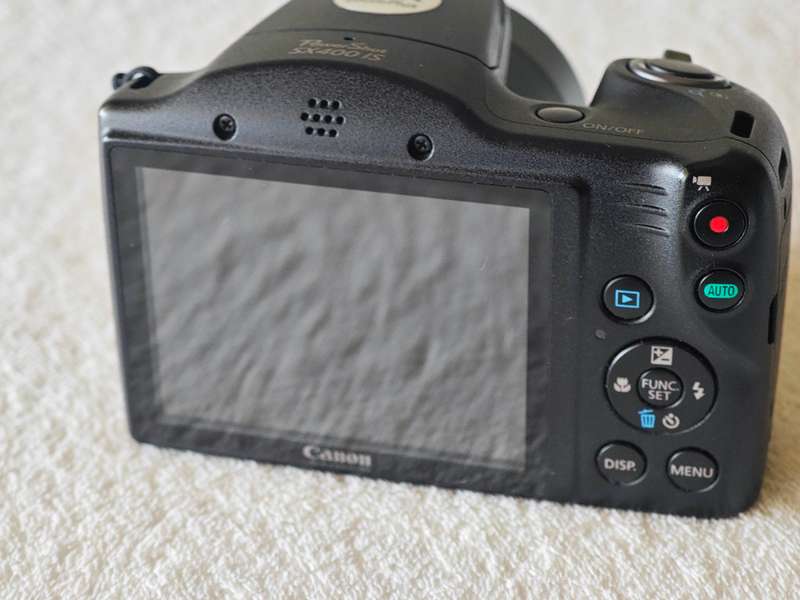 Canon PowerShot SX400 IS - 16MP / 30x Zoom -  Mini-Bridge Camera