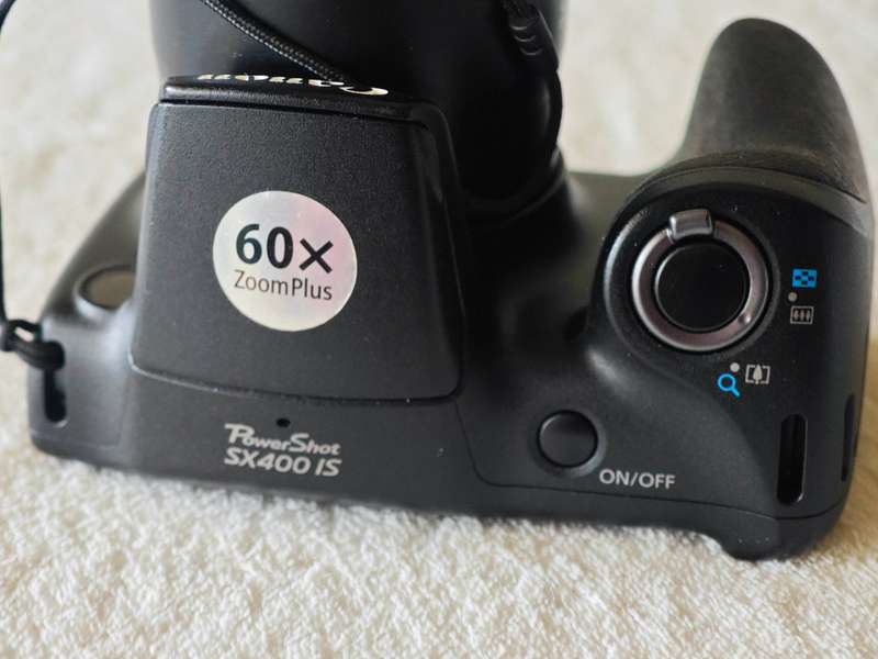 Canon PowerShot SX400 IS - 16MP / 30x Zoom -  Mini-Bridge Camera