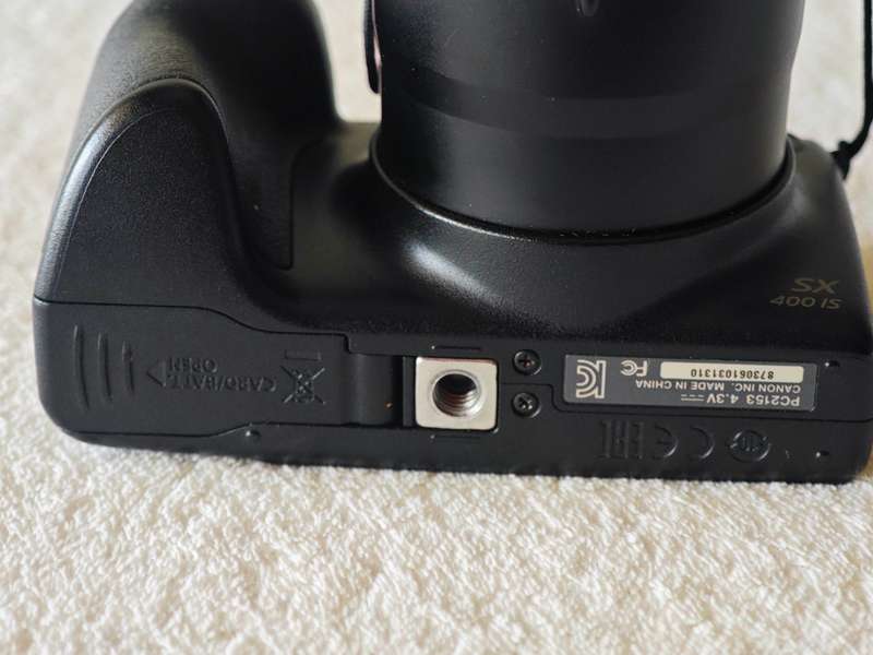Canon PowerShot SX400 IS - 16MP / 30x Zoom -  Mini-Bridge Camera