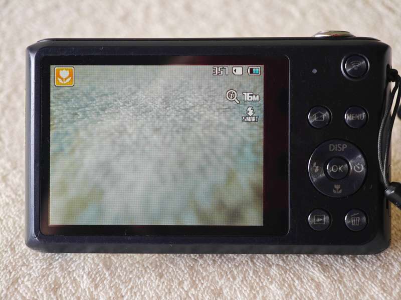 Samsung DV150F / Front LCD / 16.2MP / 5x Zoom - WiFi Compact Digital Camera