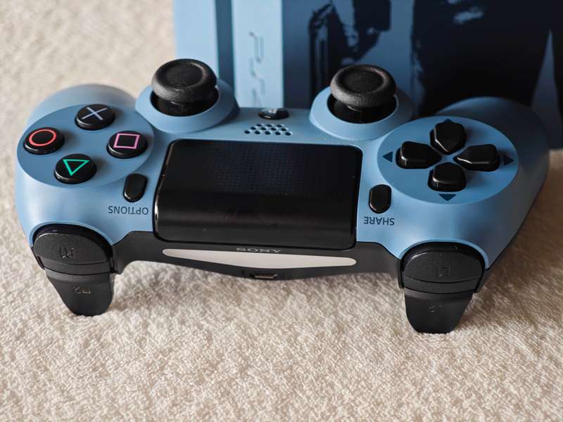 Playstation 4 500GB - Uncharted 4 Limited Edition Console