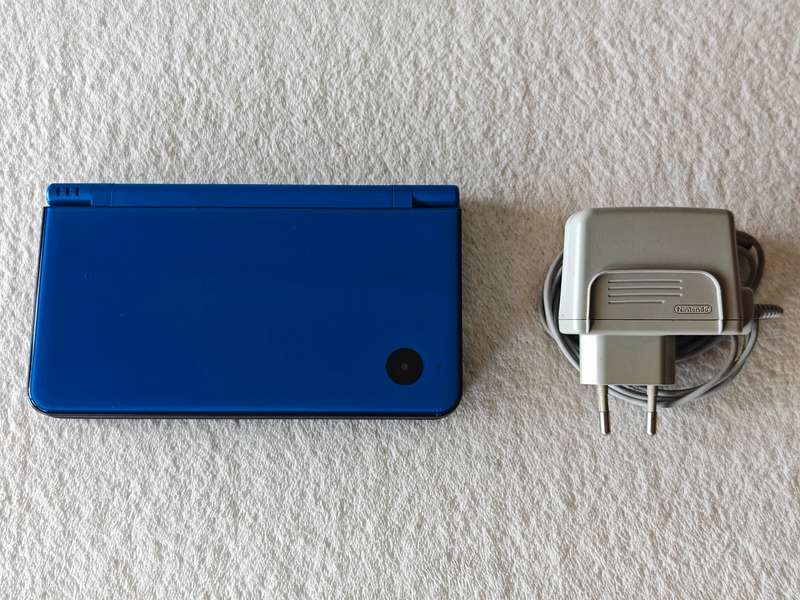 Nintendo DSi XL Console