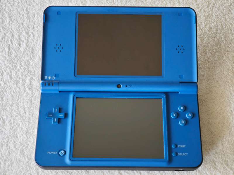 Nintendo DSi XL Console