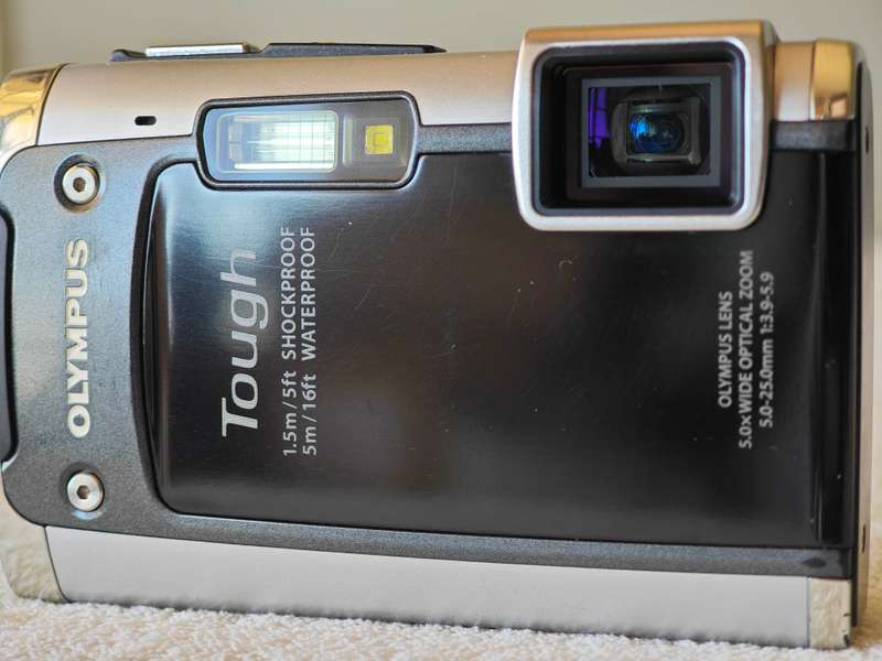 OLYMPUS TG-610 Tough 14 MP ,  5x Wide Optical  - Waterproof / Shockproof Digital Camera
