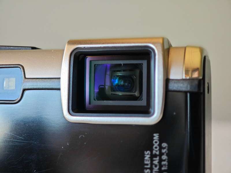 OLYMPUS TG-610 Tough 14 MP ,  5x Wide Optical  - Waterproof / Shockproof Digital Camera