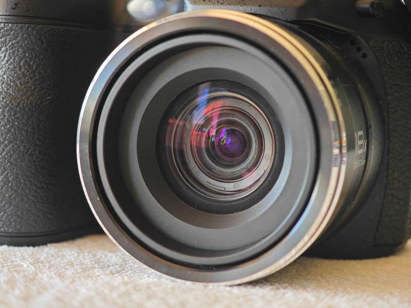 Fujifilm FinePix S2950 18x Zoom / 14mp - Digital Camera
