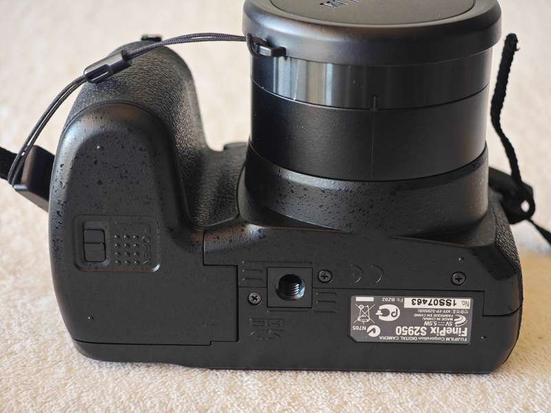 Fujifilm FinePix S2950 18x Zoom / 14mp - Digital Camera