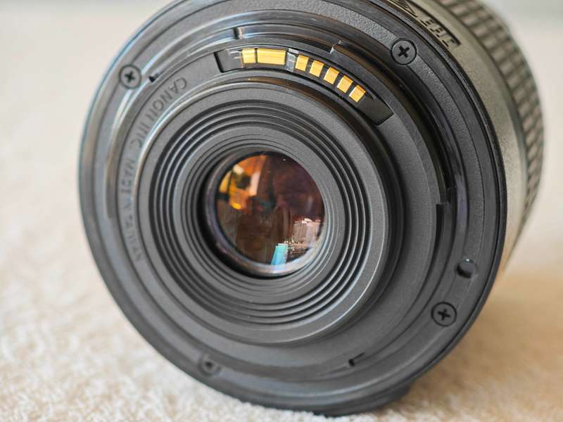 Canon EOS 4000D EF-S 18-55mm Lens / 18MP - DSLR Camera
