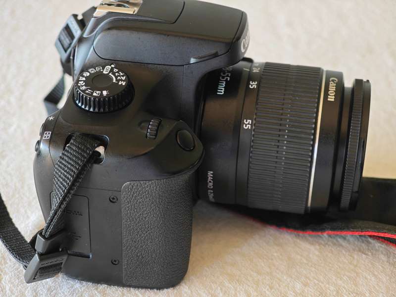 Canon EOS 4000D EF-S 18-55mm Lens / 18MP - DSLR Camera