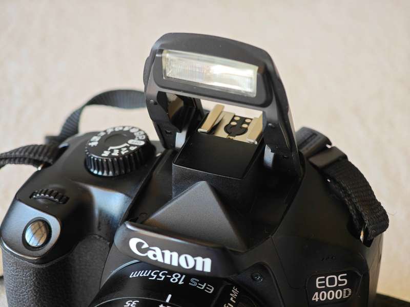 Canon EOS 4000D EF-S 18-55mm Lens / 18MP - DSLR Camera