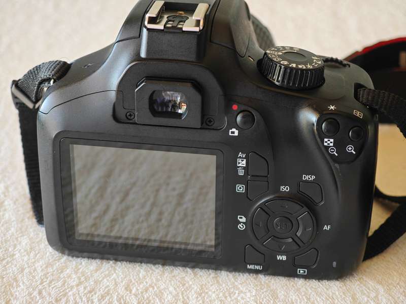 Canon EOS 4000D EF-S 18-55mm Lens / 18MP - DSLR Camera