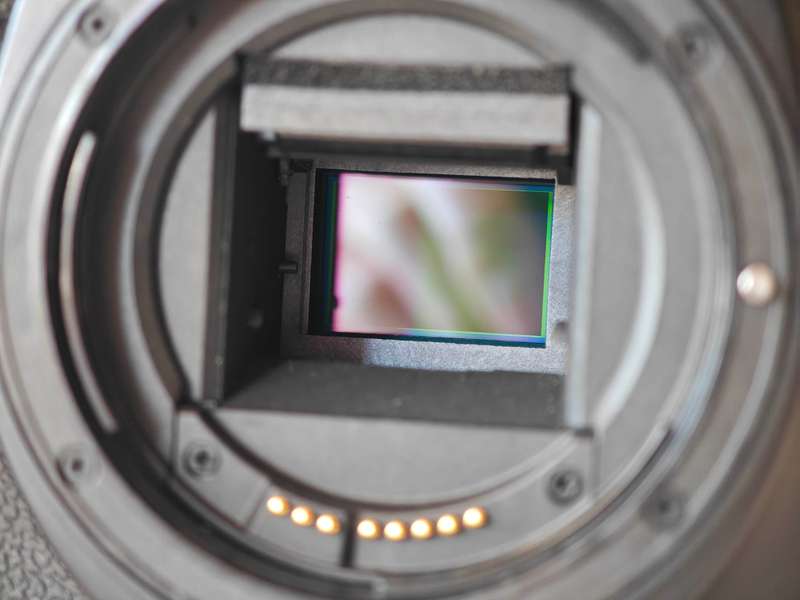 Canon EOS 4000D EF-S 18-55mm Lens / 18MP - DSLR Camera