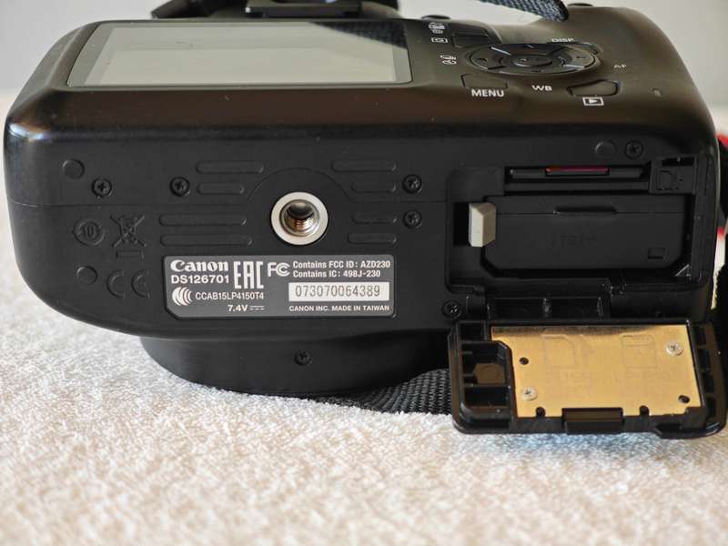 Canon EOS 4000D EF-S 18-55mm Lens / 18MP - DSLR Camera