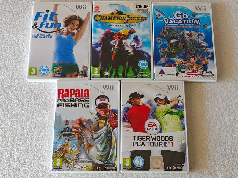 Nintendo Wii Console + 5 Games