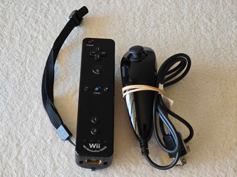 Nintendo Wii Console + 5 Games