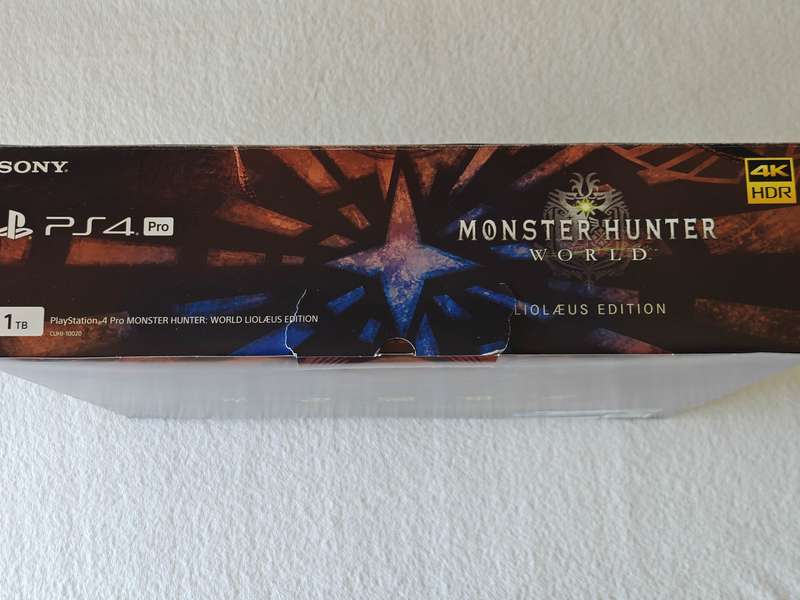 Playstation 4 Pro 1TB - Monster Hunter World Liolaeus Limited Edition Console