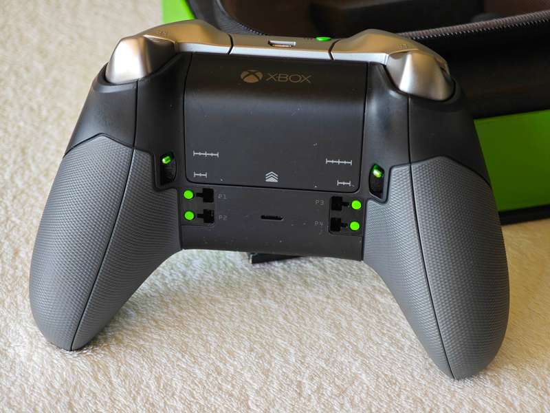 Xbox Elite Wireless Controller - Xbox One / Windows