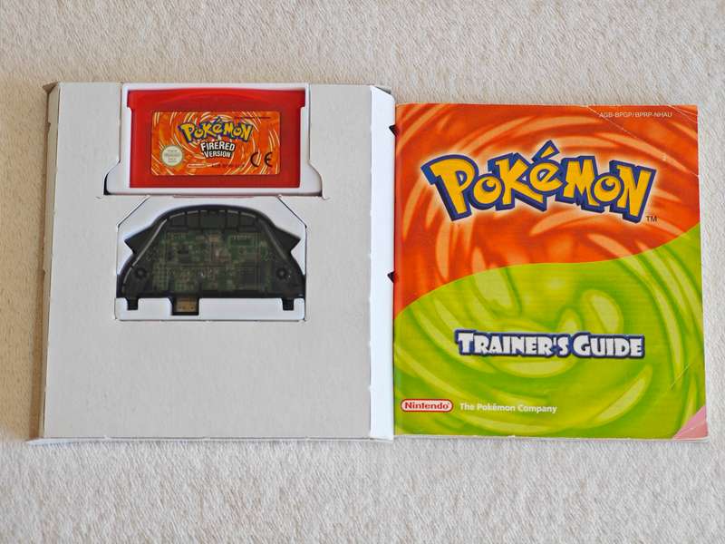 Pokemon FireRed Version - Nintendo Game Boy Advance
