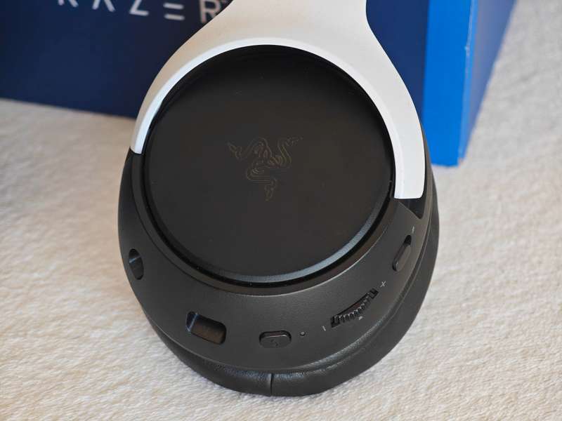 Razer Kaira Pro - Wireless Gaming Headset (PS5/PS4/PC/Mobile)