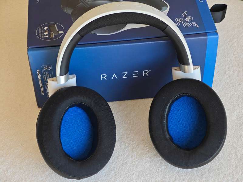 Razer Kaira Pro - Wireless Gaming Headset (PS5/PS4/PC/Mobile)