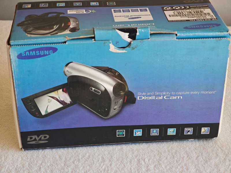 Samsung VP-DX105i PAL 34x Zoom DVD/SDHC Camcorder