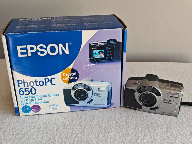 Epson PhotoPC 650 1.1mp AutoFocus Digital Camera