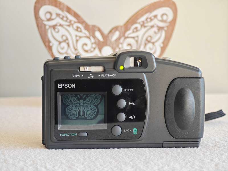 Epson PhotoPC 650 1.1mp AutoFocus Digital Camera