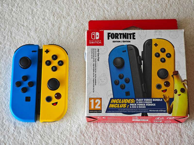 Nintendo Switch Joy-Con Controller Pair - Fortnite Edition
