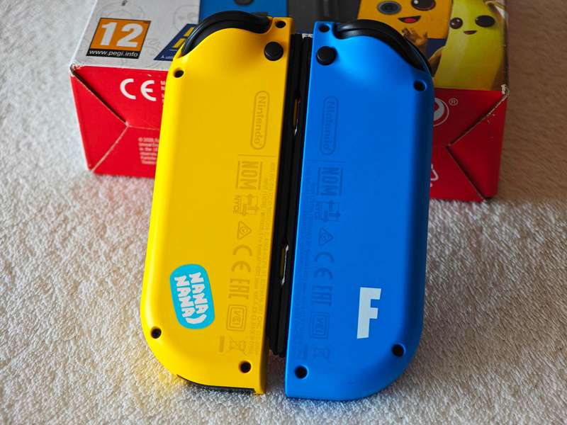 Nintendo Switch Joy-Con Controller Pair - Fortnite Edition