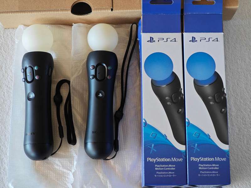 PSVR Headset + Playstation Move Controllers + Games