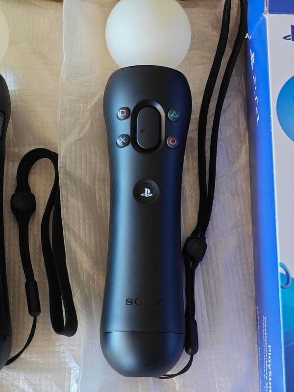 PSVR Headset + Playstation Move Controllers + Games