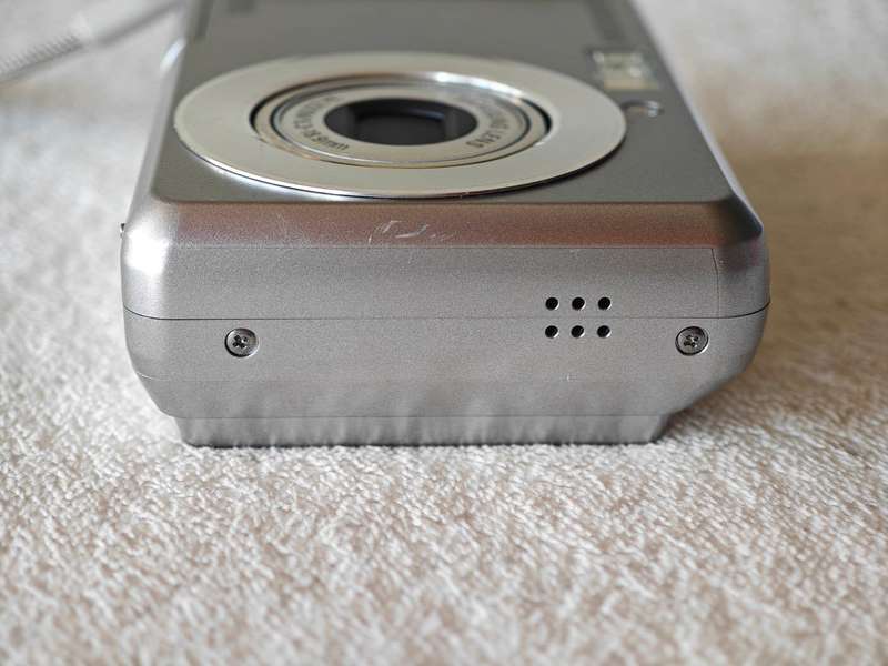Samsung ES10 3x Zoom / 8.1MP - Compact Digital Camera
