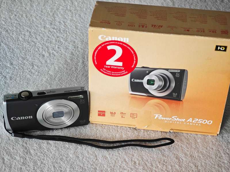 Canon PowerShot A2500 16MP / 5x Optical Zoom - Compact Digital Camera